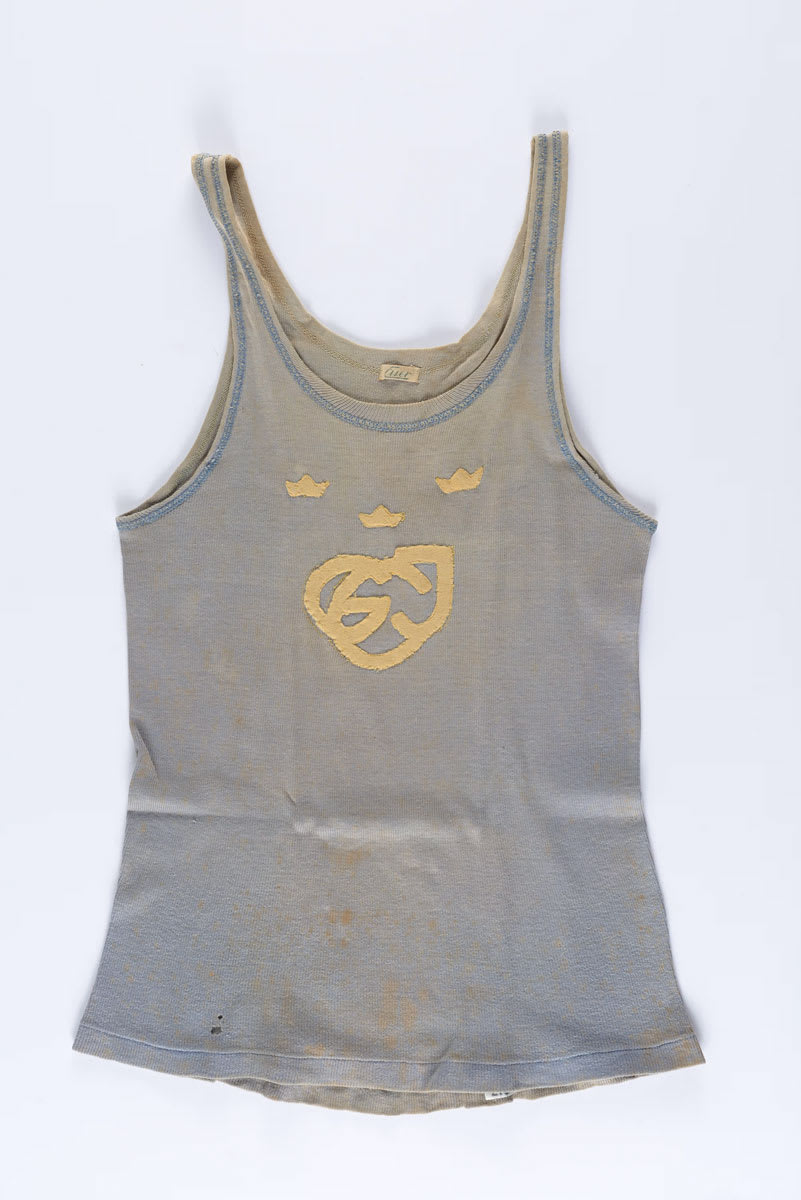 Maccabi Kovno sports club shirt that Shmuel Burstein took to Eretz Israel in the 1930s
