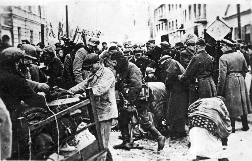 November 1941, Deportation of Jews to the Grodno ghetto in Poland