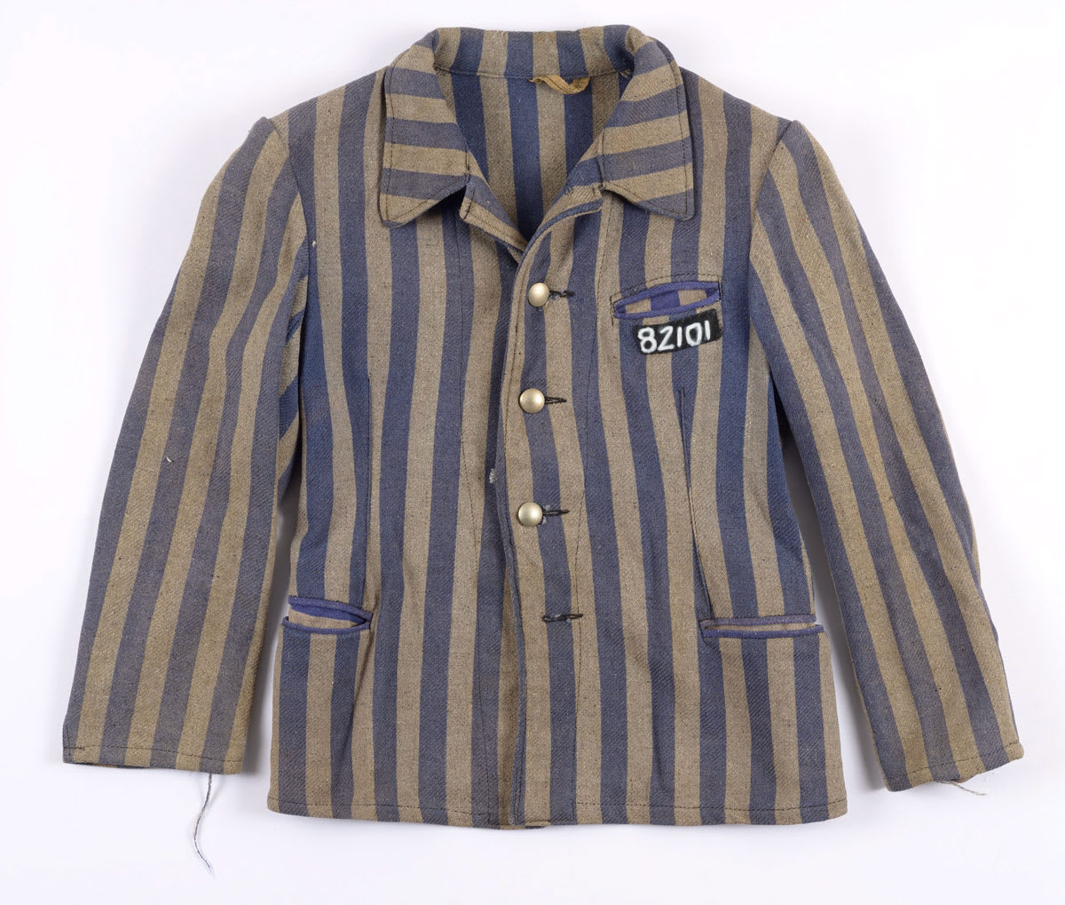Prisoner shirt worn by Gershon Friedberg, deported to the Stutthof and Dachau camps