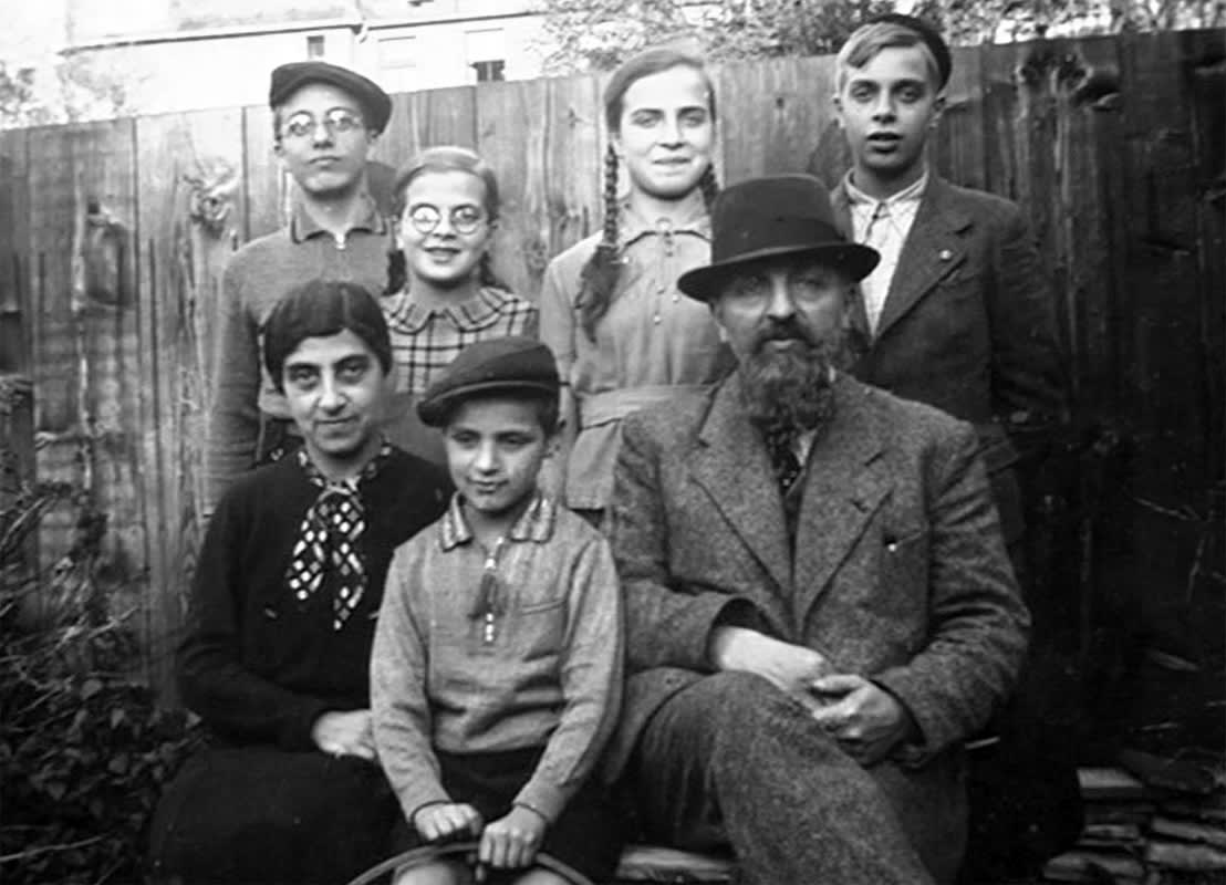 Josef and Berta Eschwege and their children. Frankfurt, Germany, 1938
