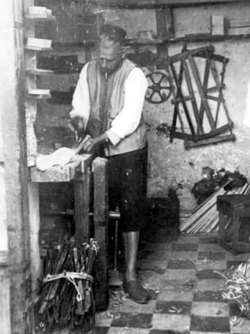 Morocco, Jewish horse shoemaker