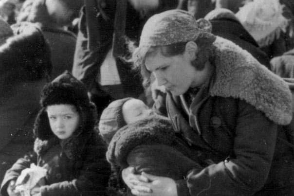 A mother and her children before their execution in Lubny, Ukraine