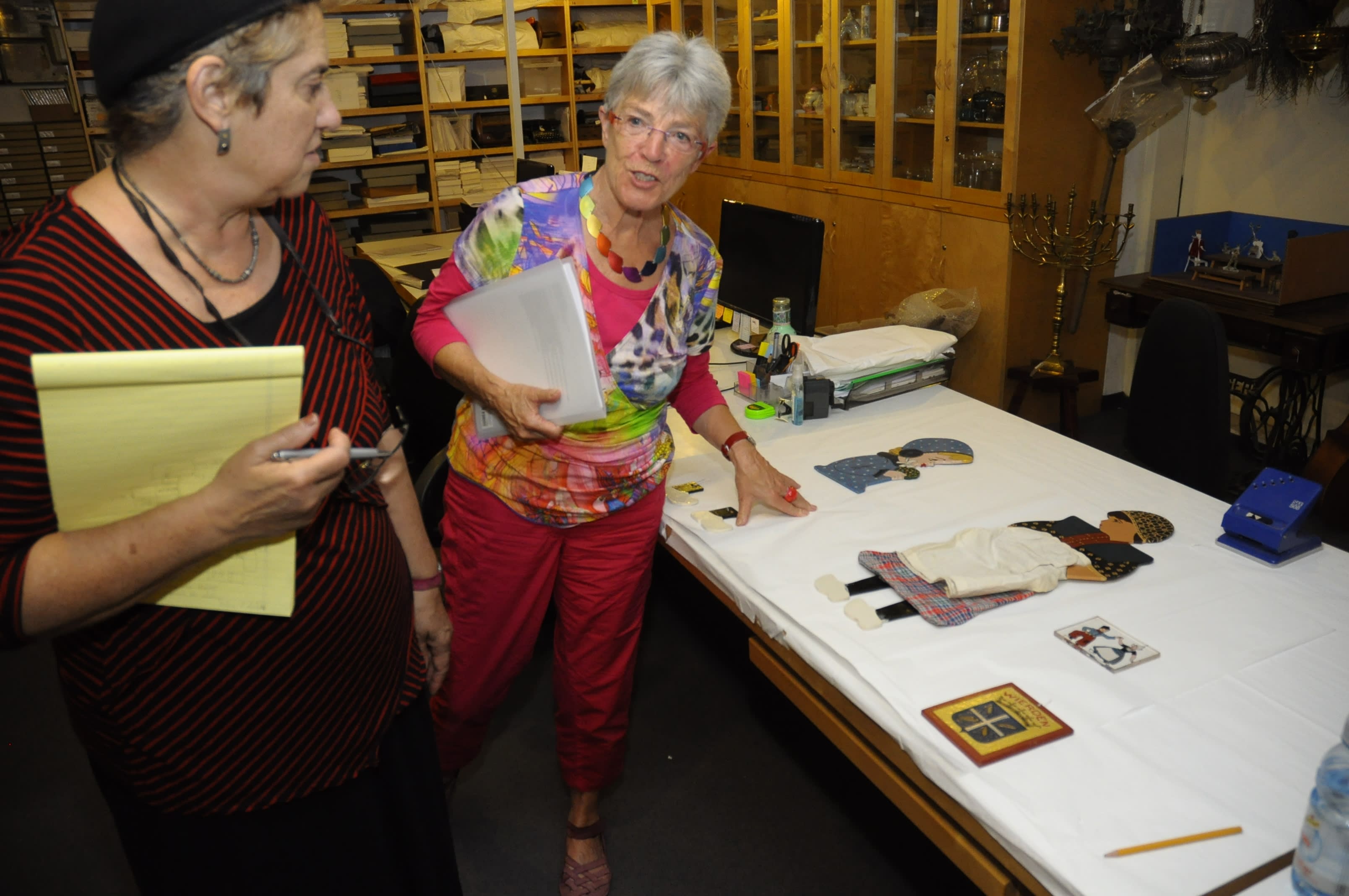 Wilma, the rescuers' daughter, visiting the Artifacts Department of Yad Vashem on 14/10/2014.