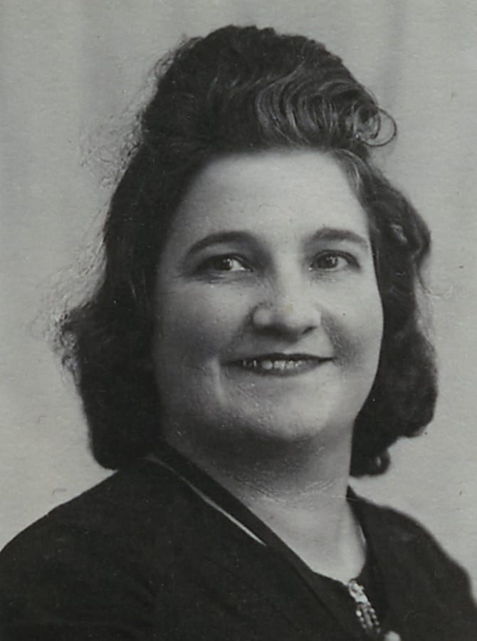 Amparo Pappo, 1943