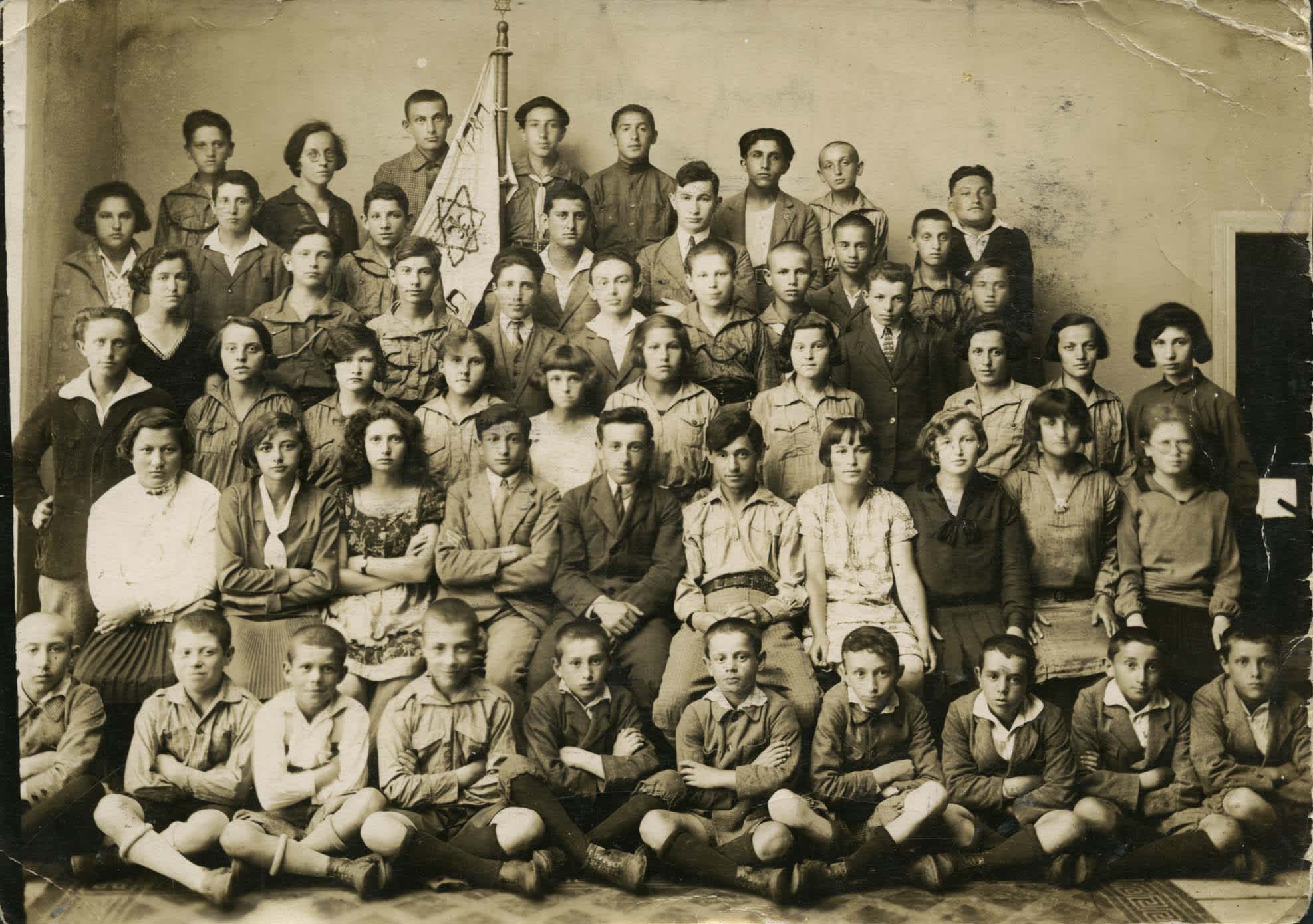 Members of the Hashomer Hatzair organization in Bolechów, 1929.