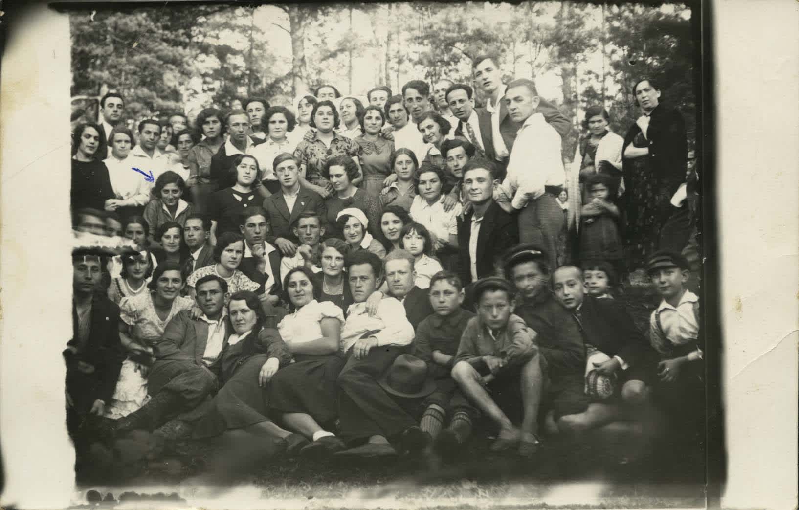 Members of a pioneer colony [of Jews preparing to move to Palestine] in Żabinka