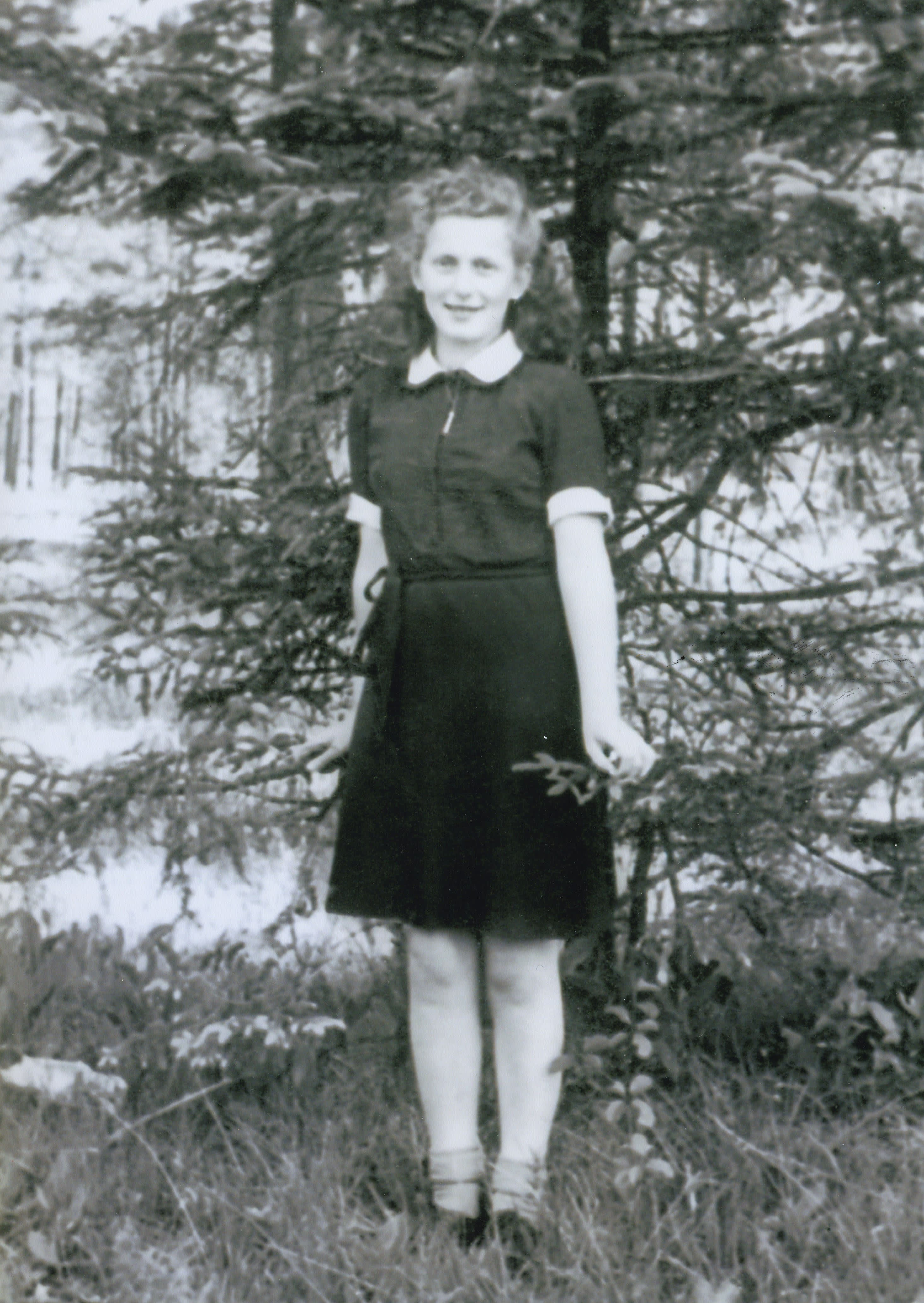 Milla Schickman Tenenbaum, 1945, age 13 years