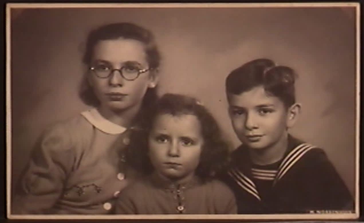 Alfred Strauss with his two sisters Emilia (b. 1927) and Gertrud (b. 1934).