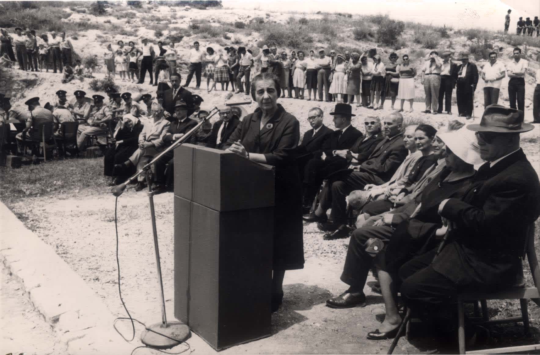 The inauguration ceremony of the Avenue of the Righteous, 1.05.1962, The reverse side of the photo