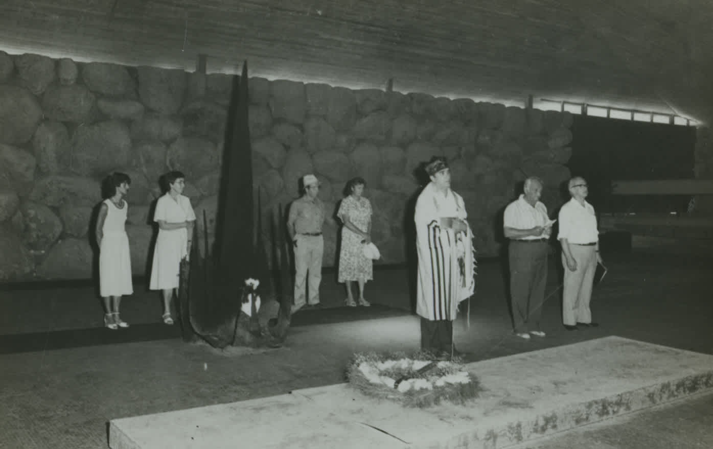 Ceremony in Honor of Maria Petrykiewicz and Wanda Bottesi in the Hall of Remembrance. Yad Vashem, 03.08.1982