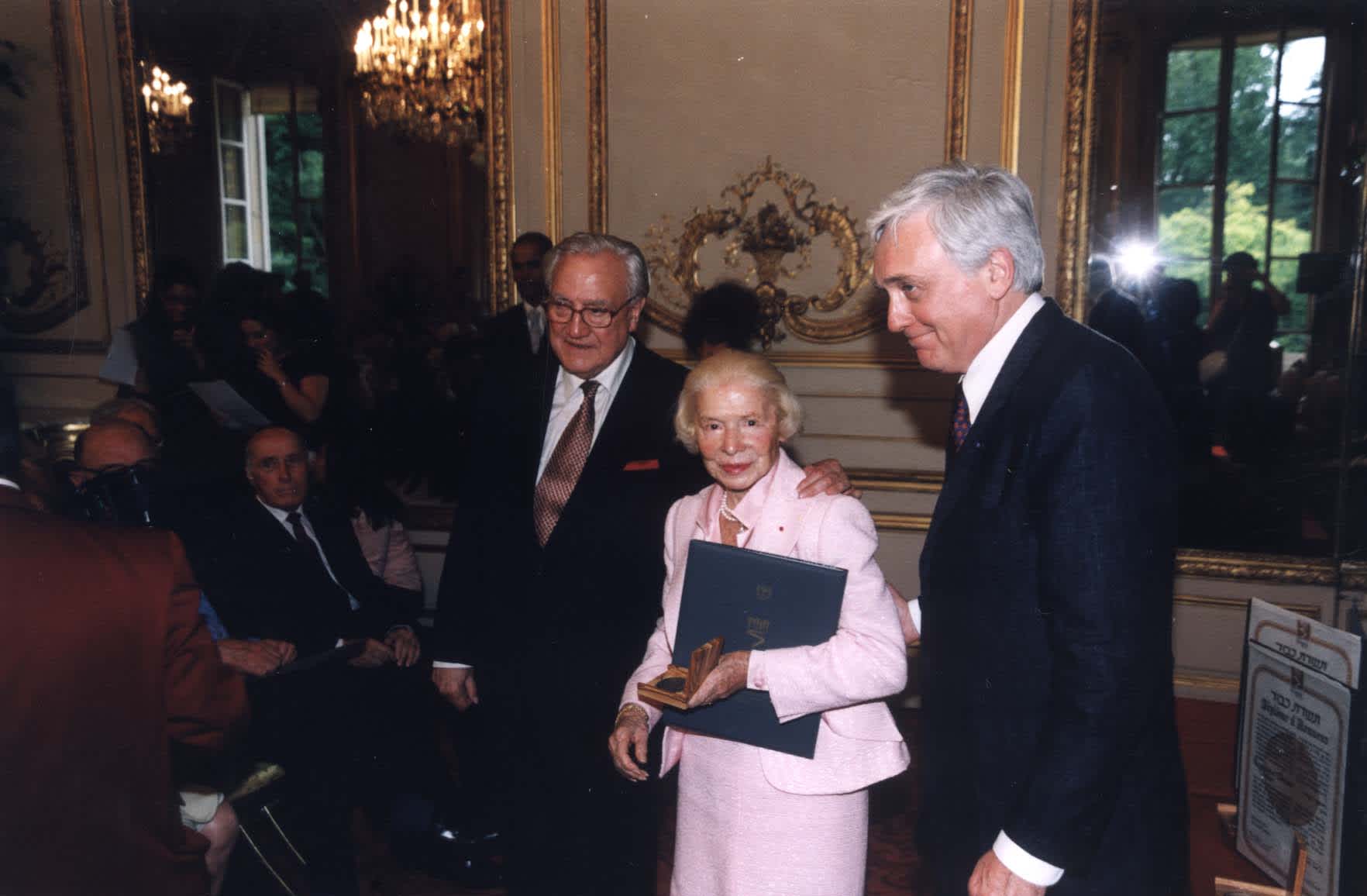 Marie-Louise Carven, Medal of Honour ceremony. 2001