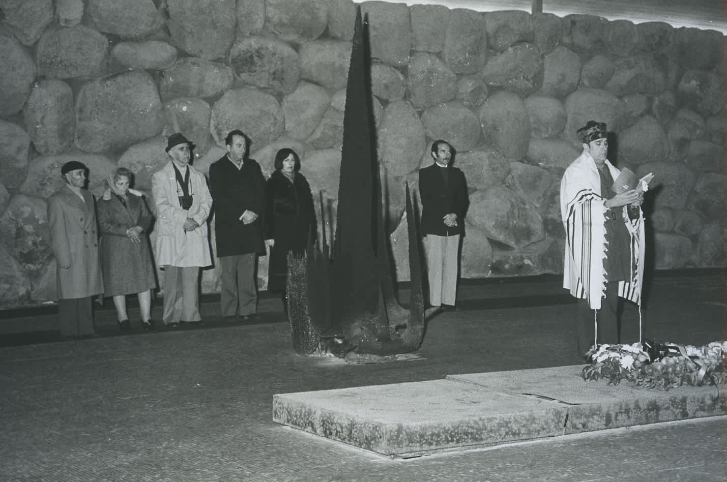 Ceremony in Honor of Anna Dudek in the Hall of Remembrance. Yad Vashem