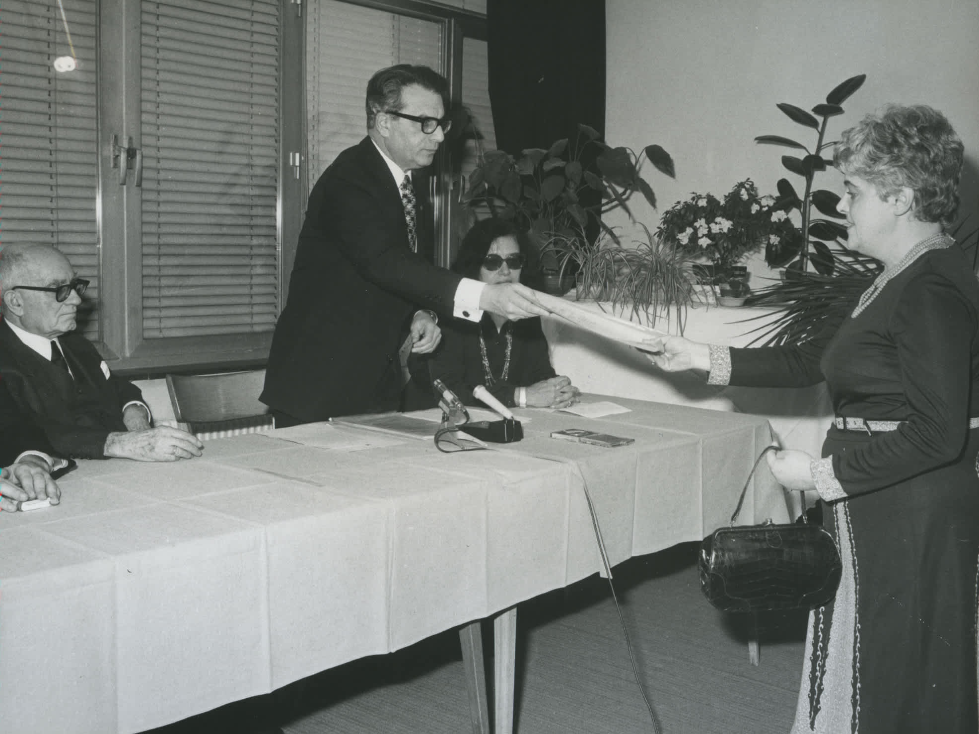 Helene Beiglbock, granddaughter of Anna Ehn, recieving a medal and certifiacte of honor, 11.12.1979