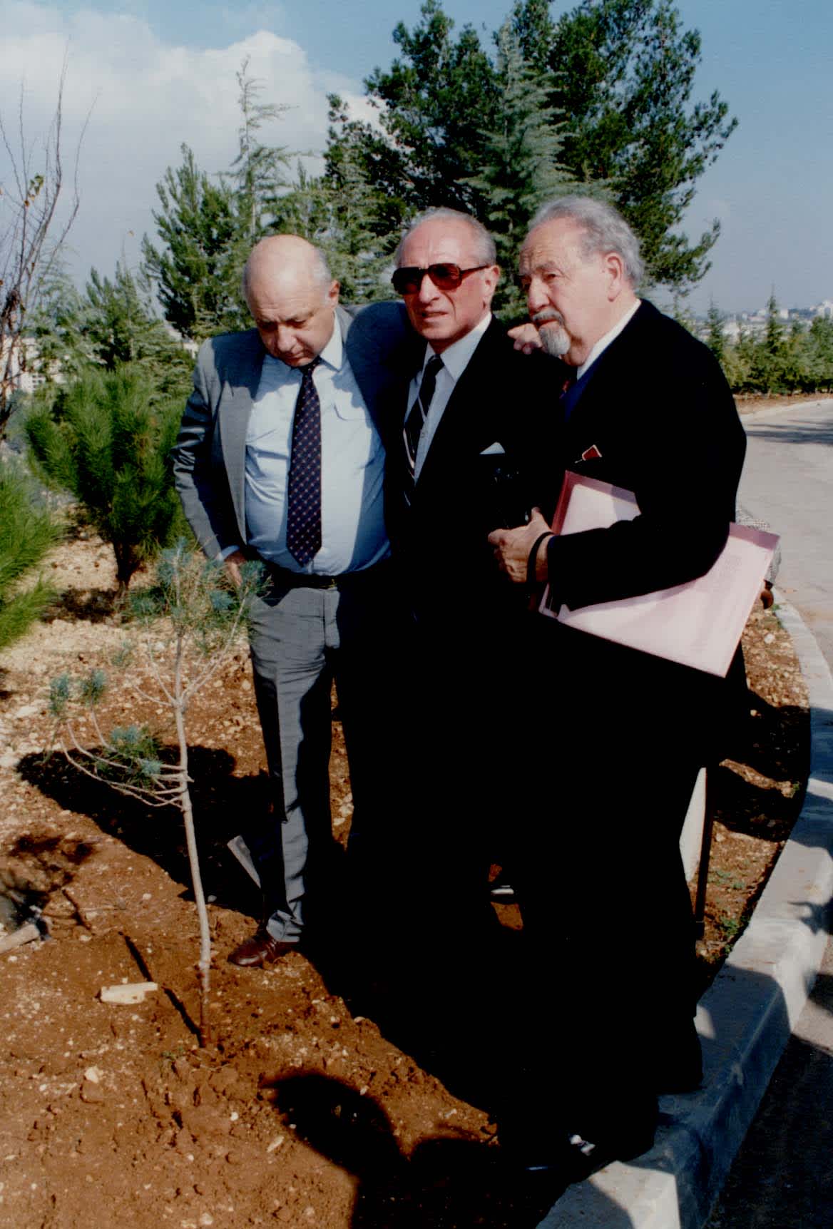 Tree Planting Ceremony in Honor of Marian Golebiowski. Yad Vashem. 28.12.1989