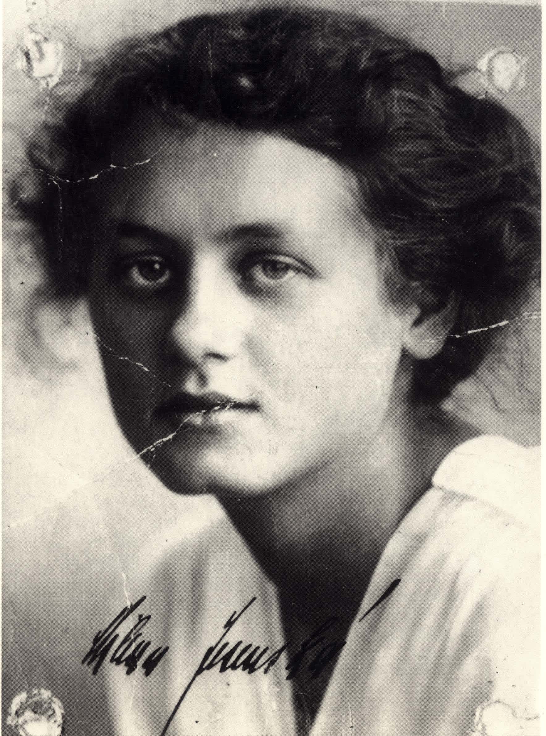 Jesenská Milena, PHOT BACK