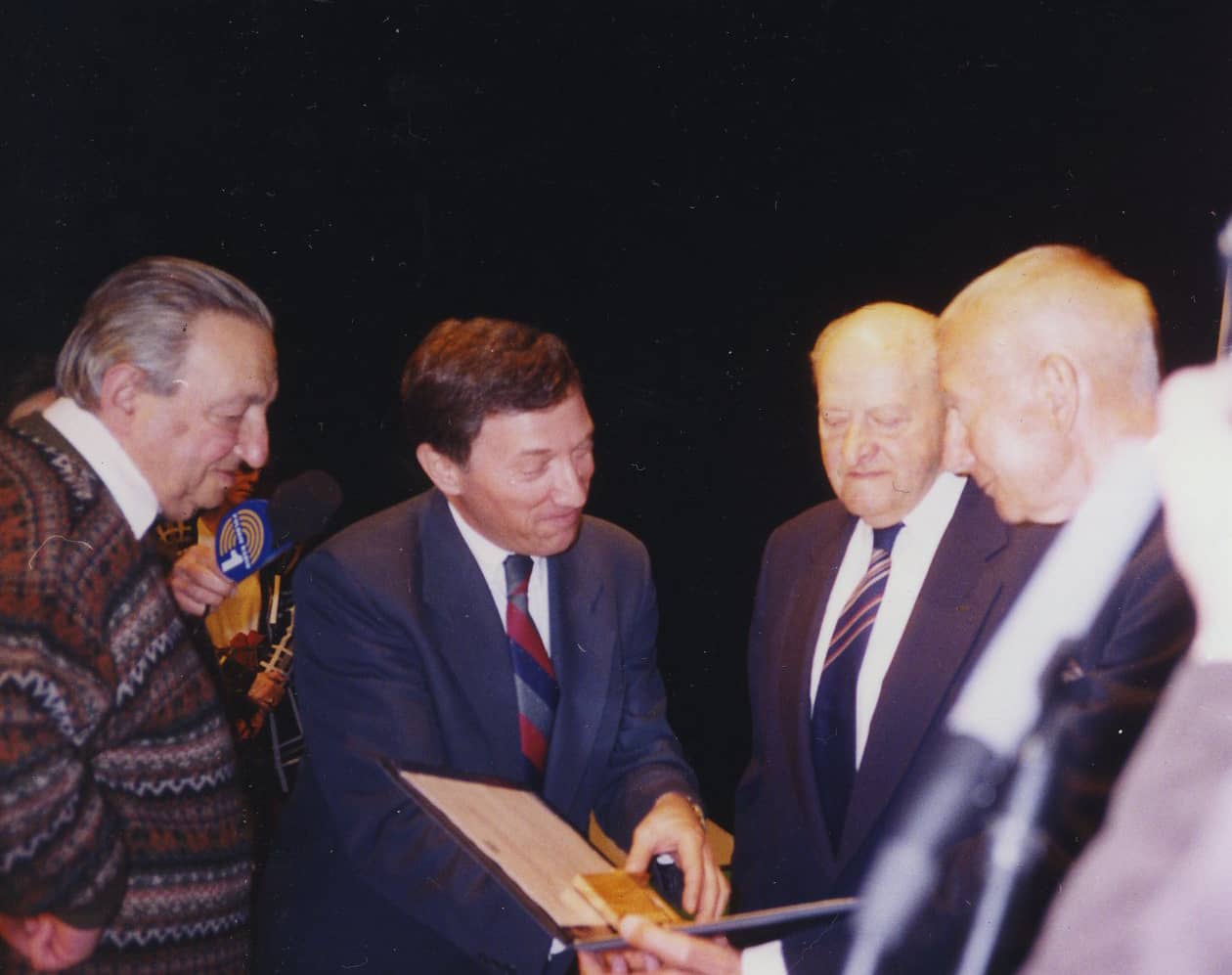 Ceremony in Honor of Oseka Januzs and Sciwiarski Zbigniew in the Hall of Remembrance. Yad Vashem, 23.5.1997