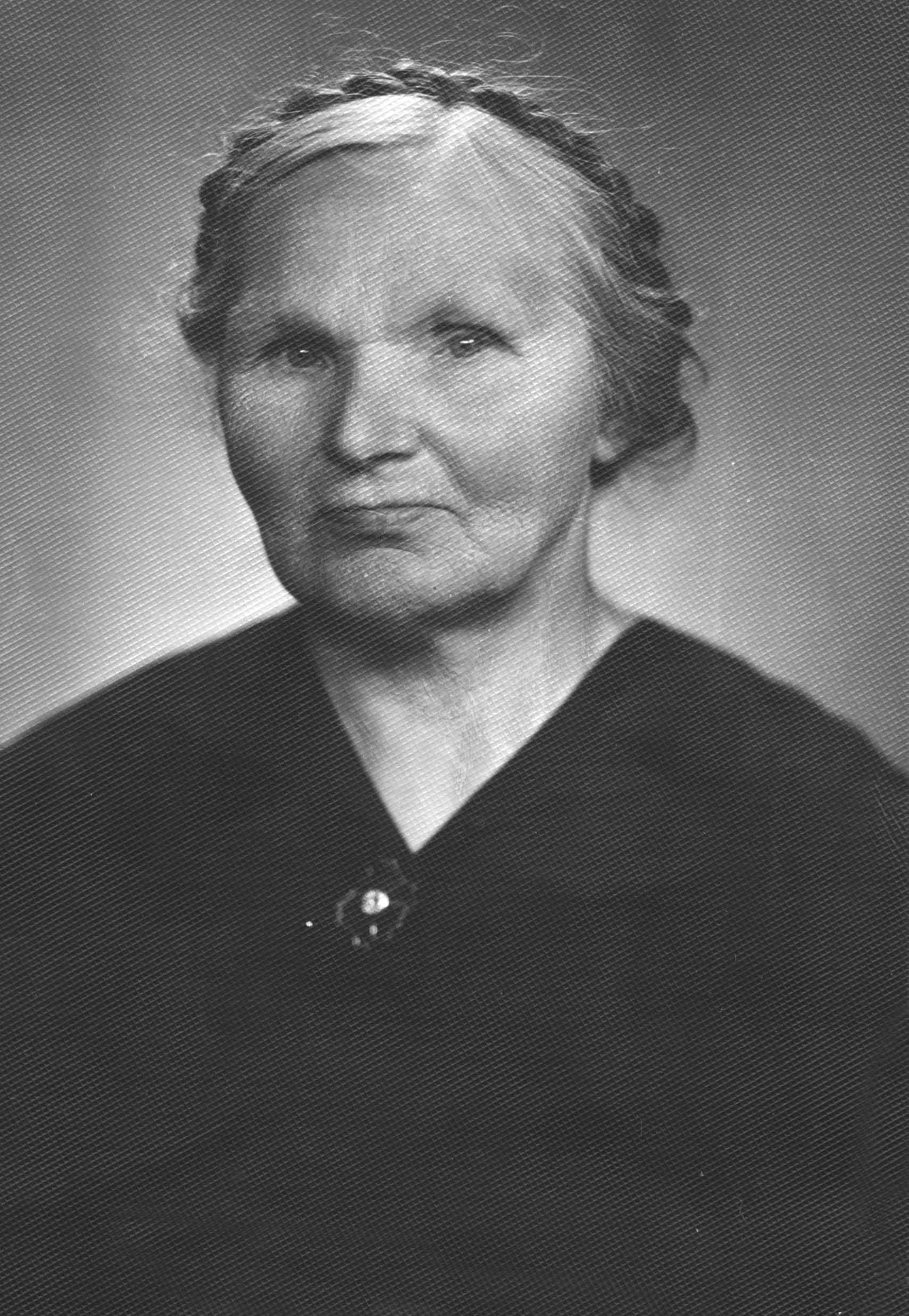 Rescuer Lina Paics (Paich)