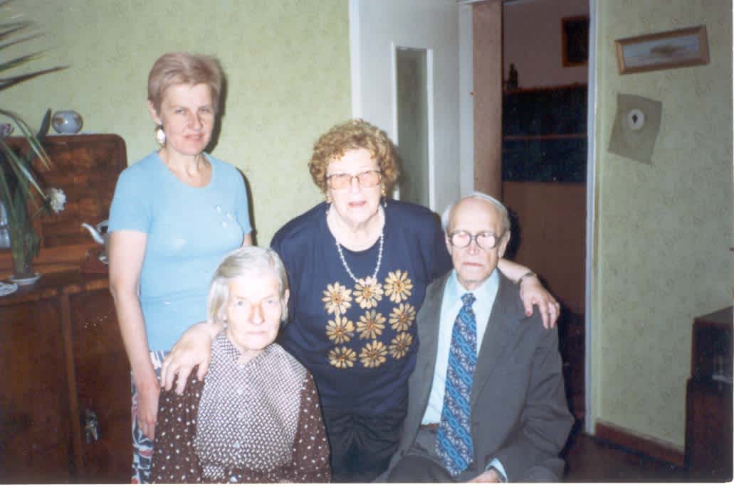 Rachel Lewin with Jouzas Paukštys' family in Kaunas
