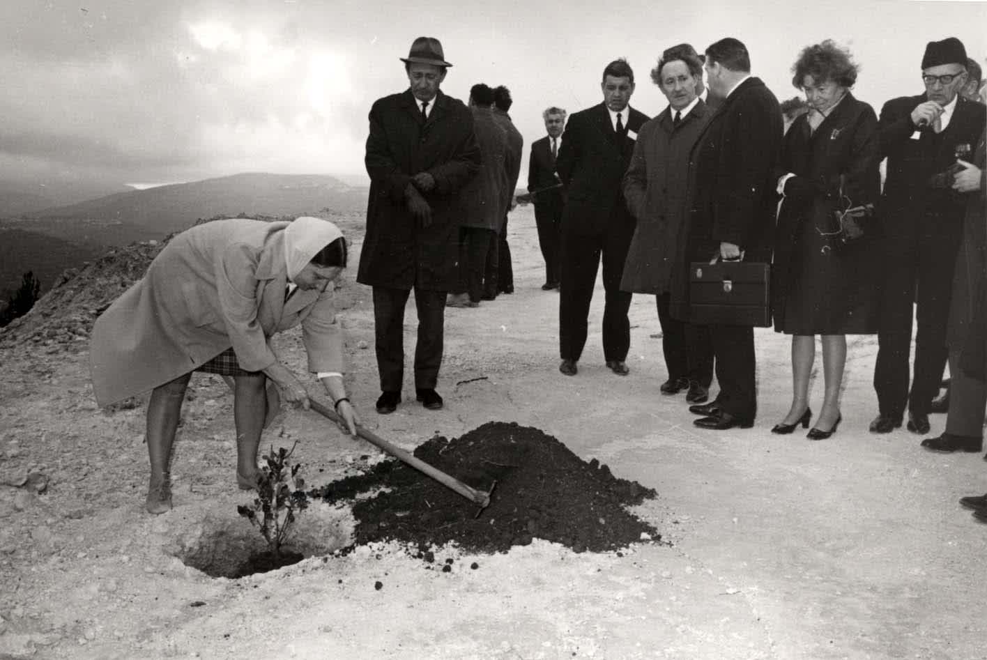 ceremony in honor of Germaine Ribiere, Yad Vashem, 10 March 1968