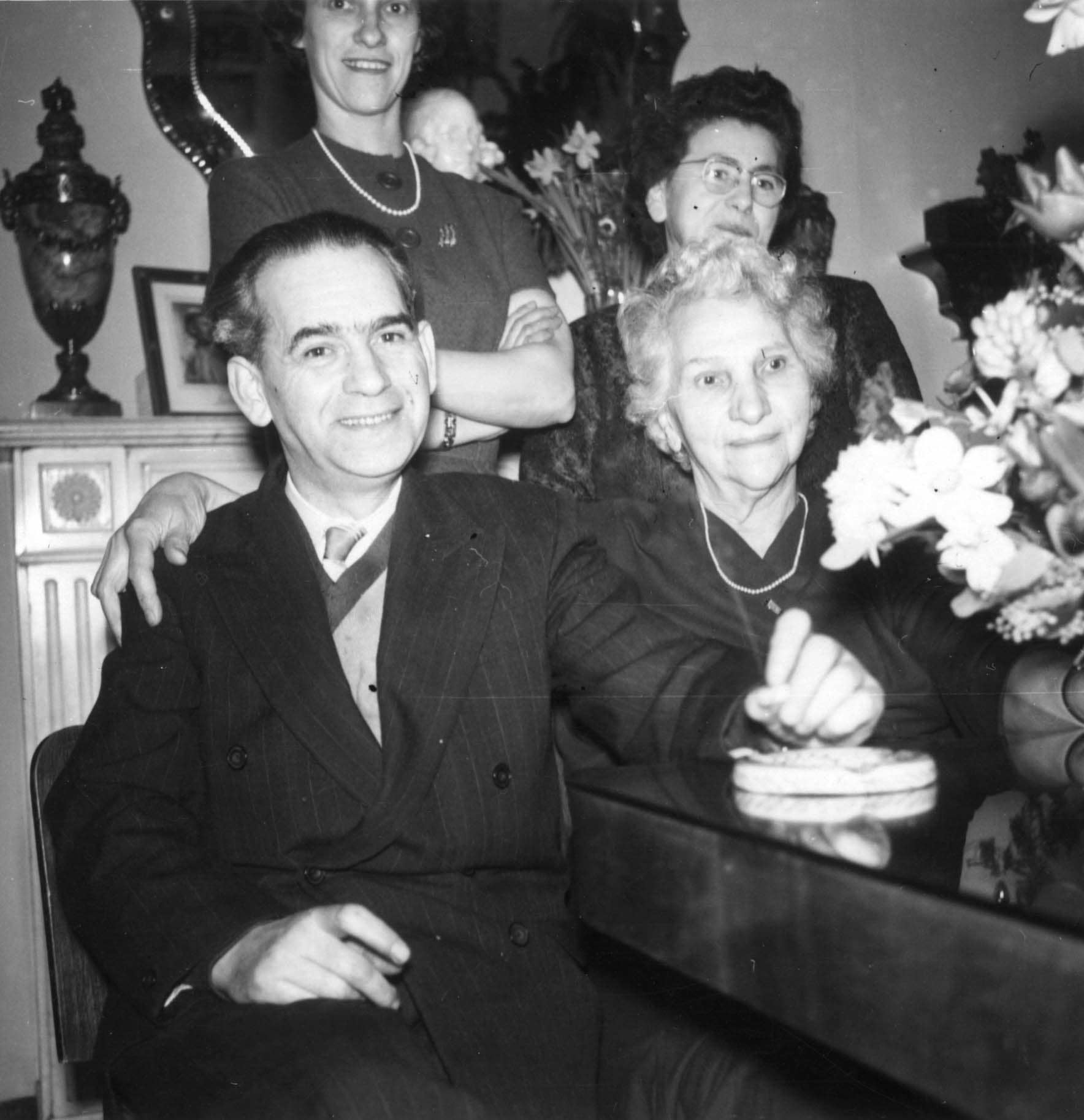 Fernande and Maria Vandenberghen, with Jacques Heller's parents, 1958
