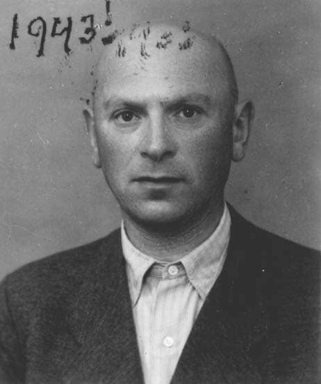 Survivor Elija Jakobson