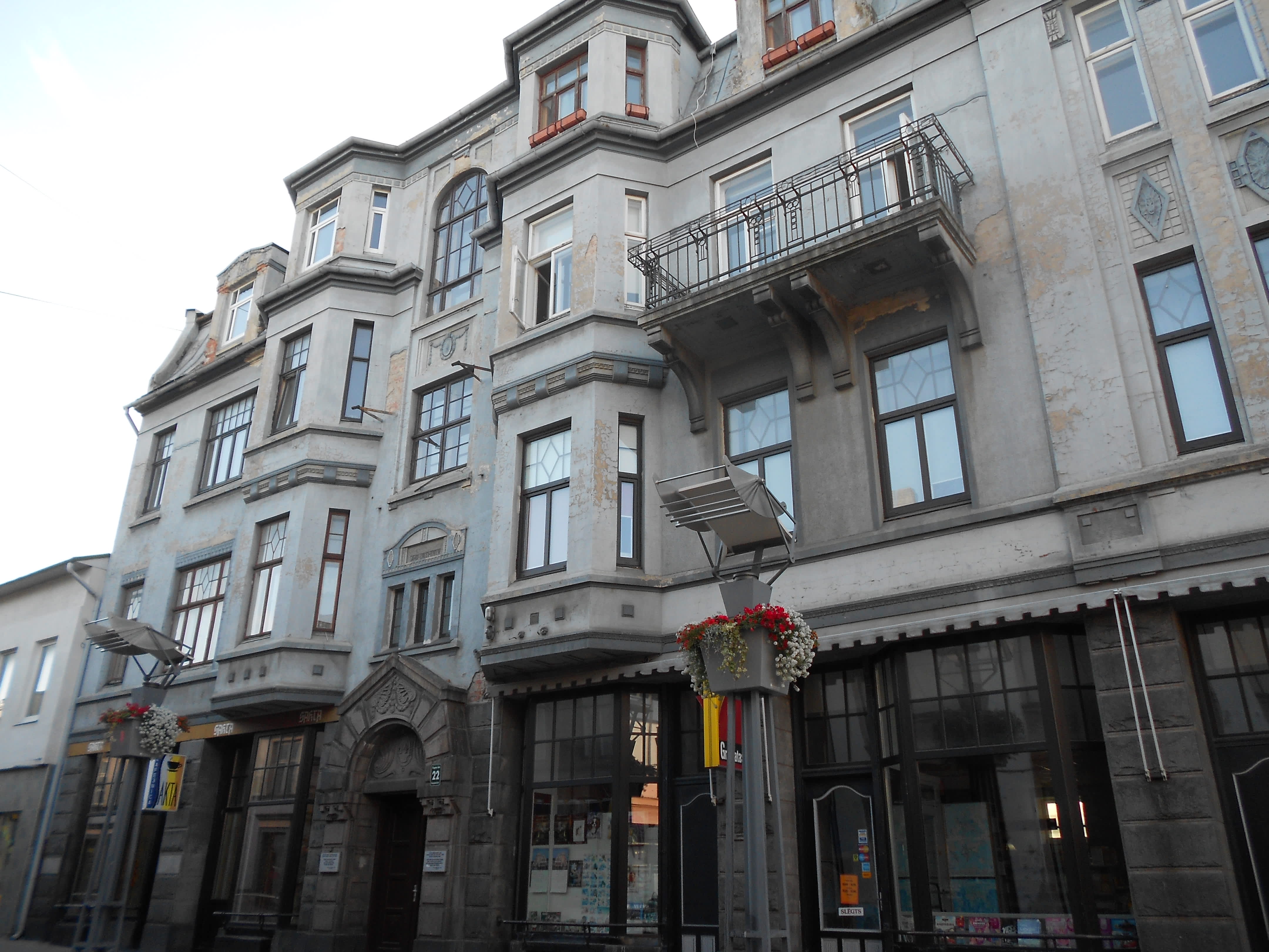 the building where the Seduls family resided during the Nazi occupation