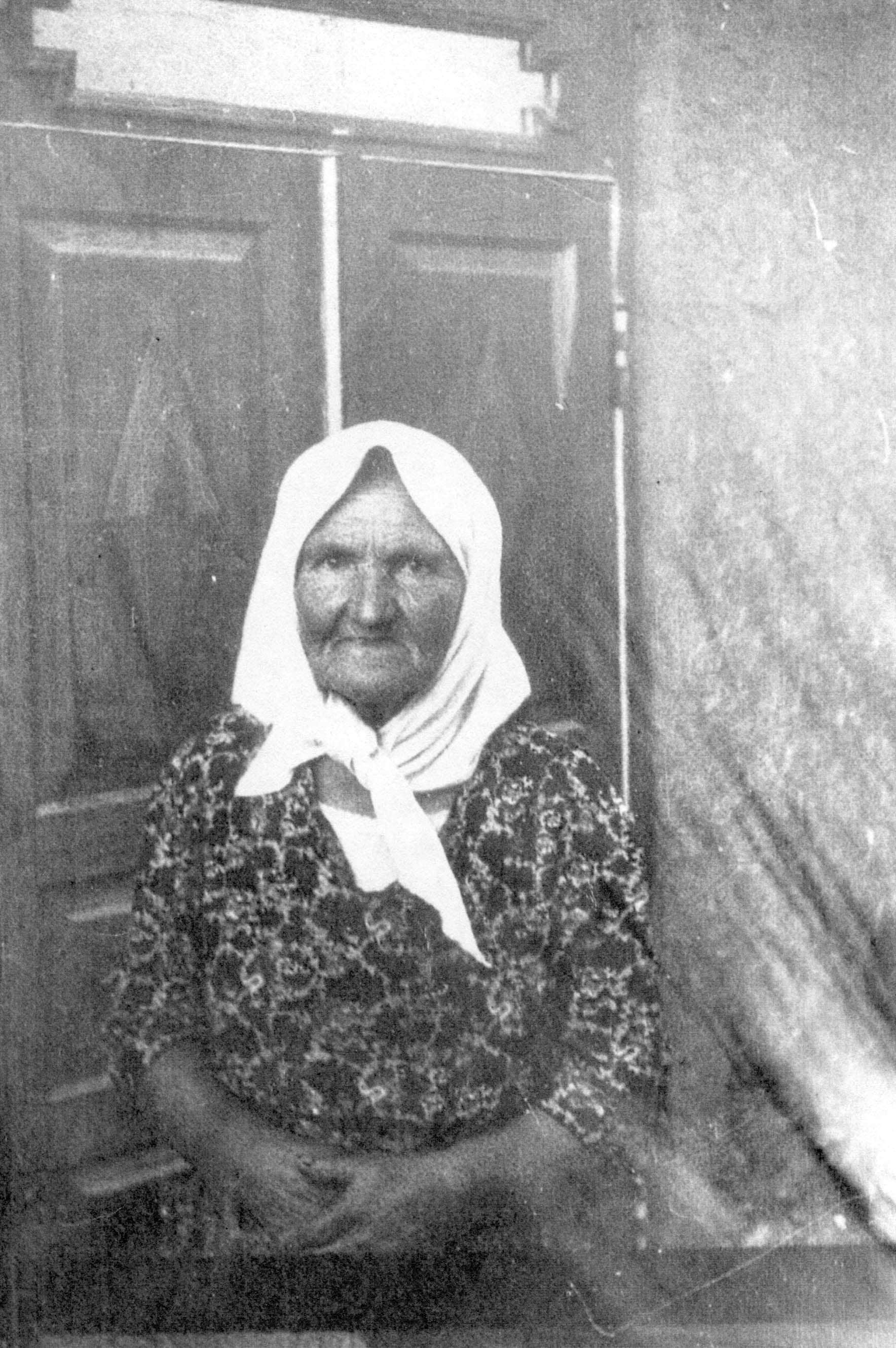 Back of the photograph, Rescuer Nedelyak Anna