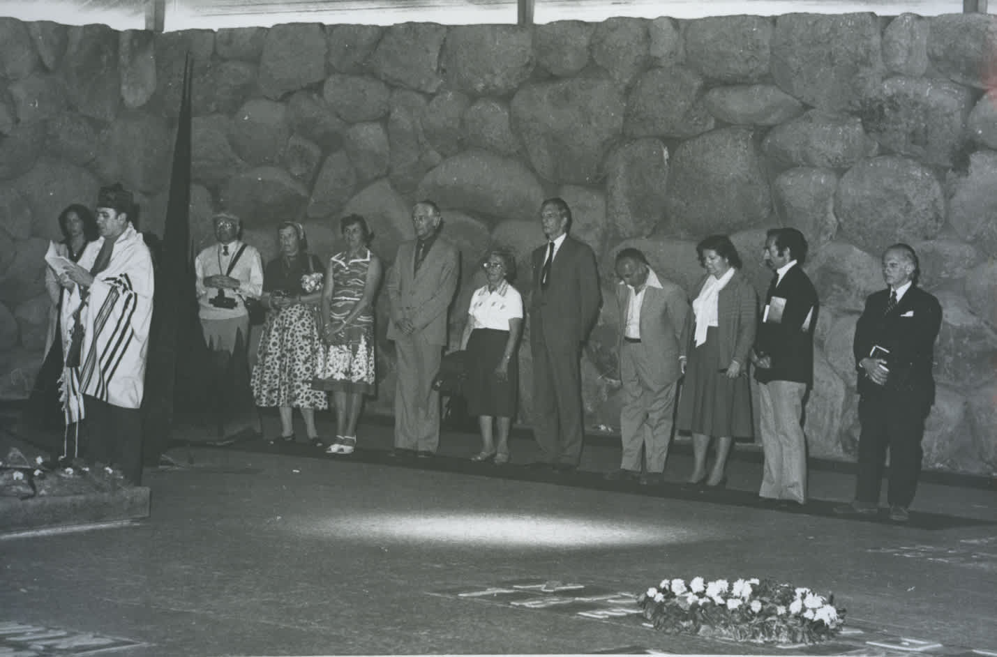 Ceremony in Honor of Aaltje and Leendert Rietveld in the Hall of Remembrance. Yad Vashem, 22.03.1979