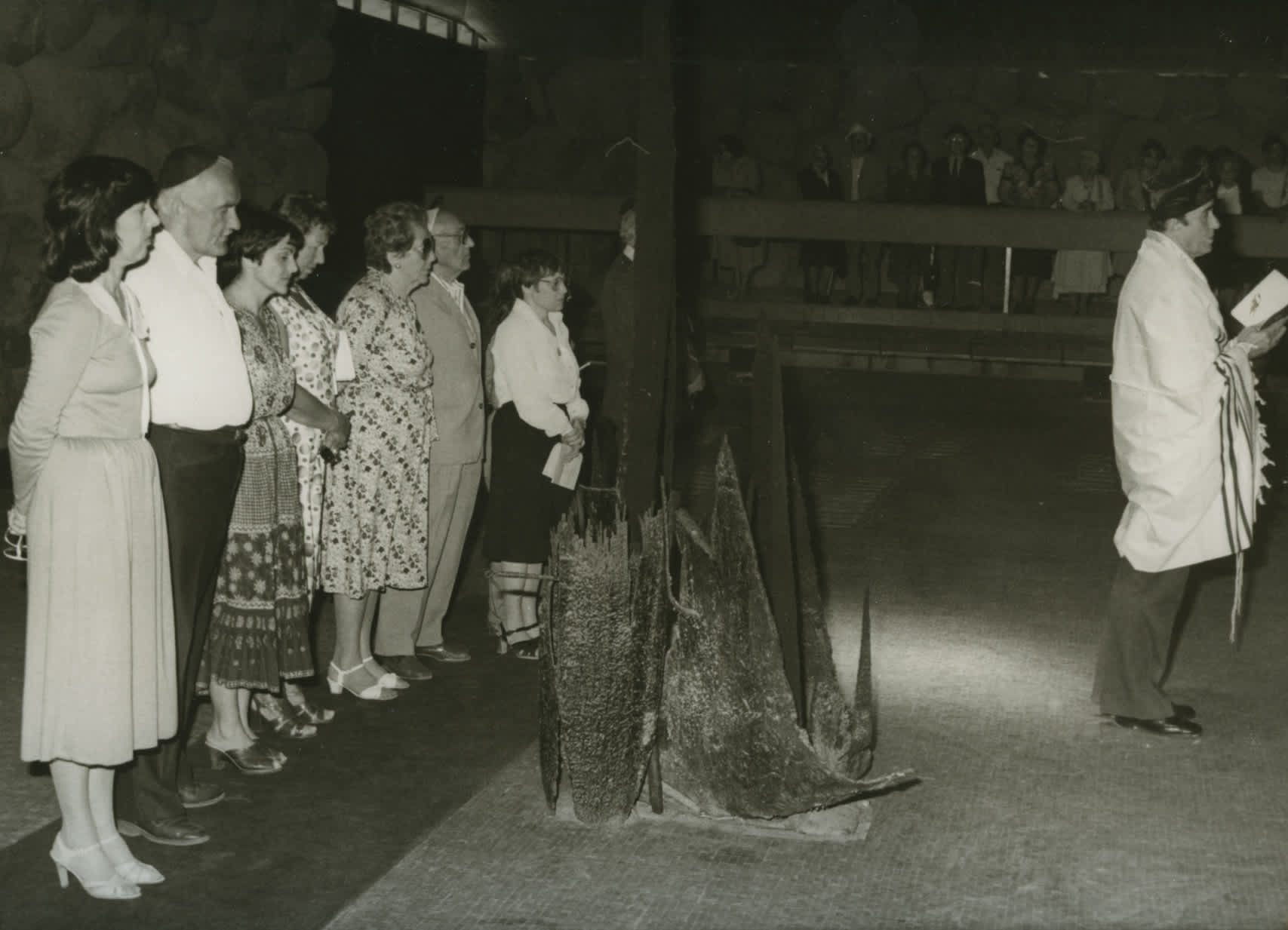 Ceremony in Honor of Bogdan and Irena Jorasz in the Hall of Remembrance. Yad Vashem, 03.05.1981