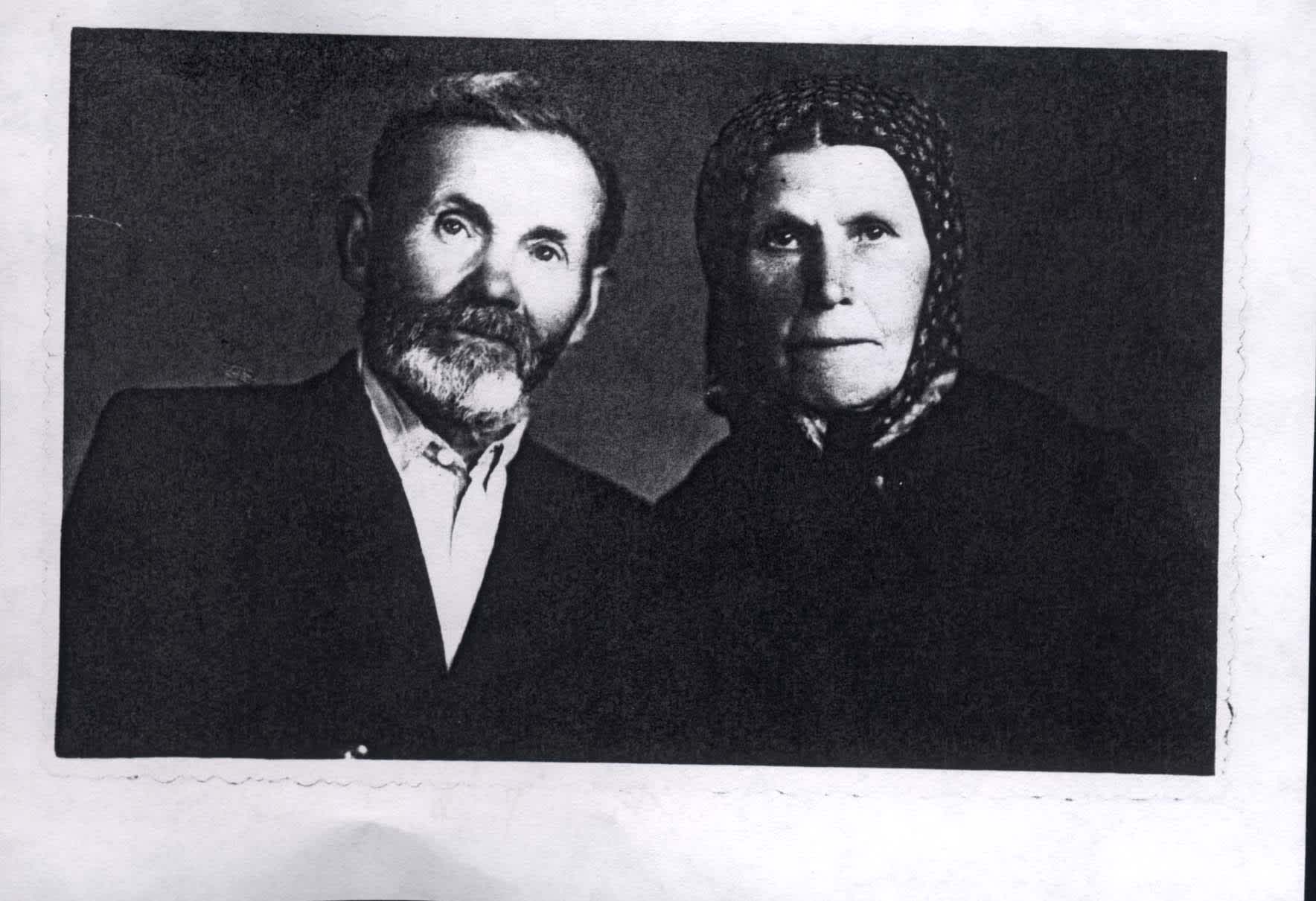 Rescuers Aleksandr and Solomea Dyachuk