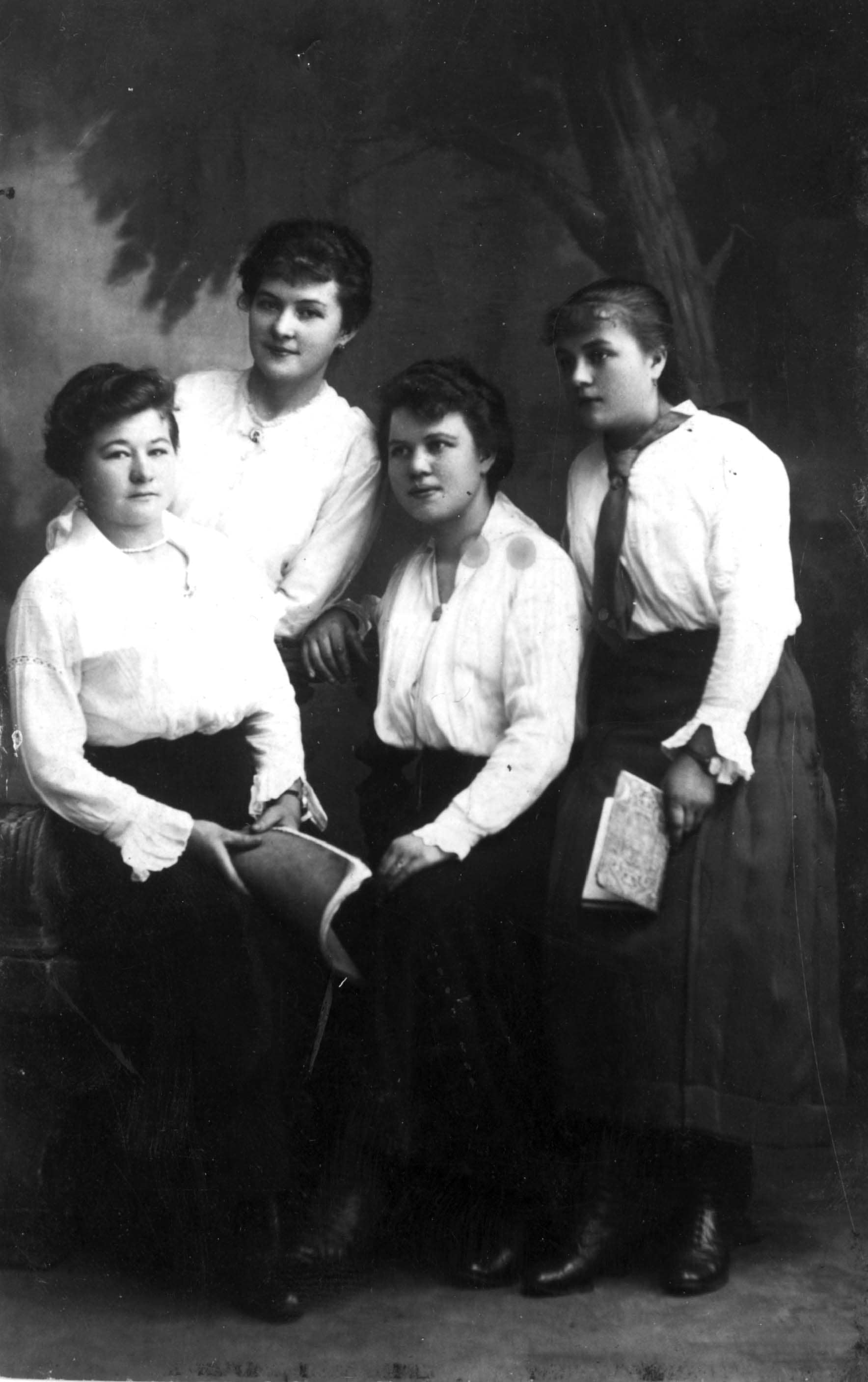 From left: Berthe, Maria, Leonie and Anna Laurier