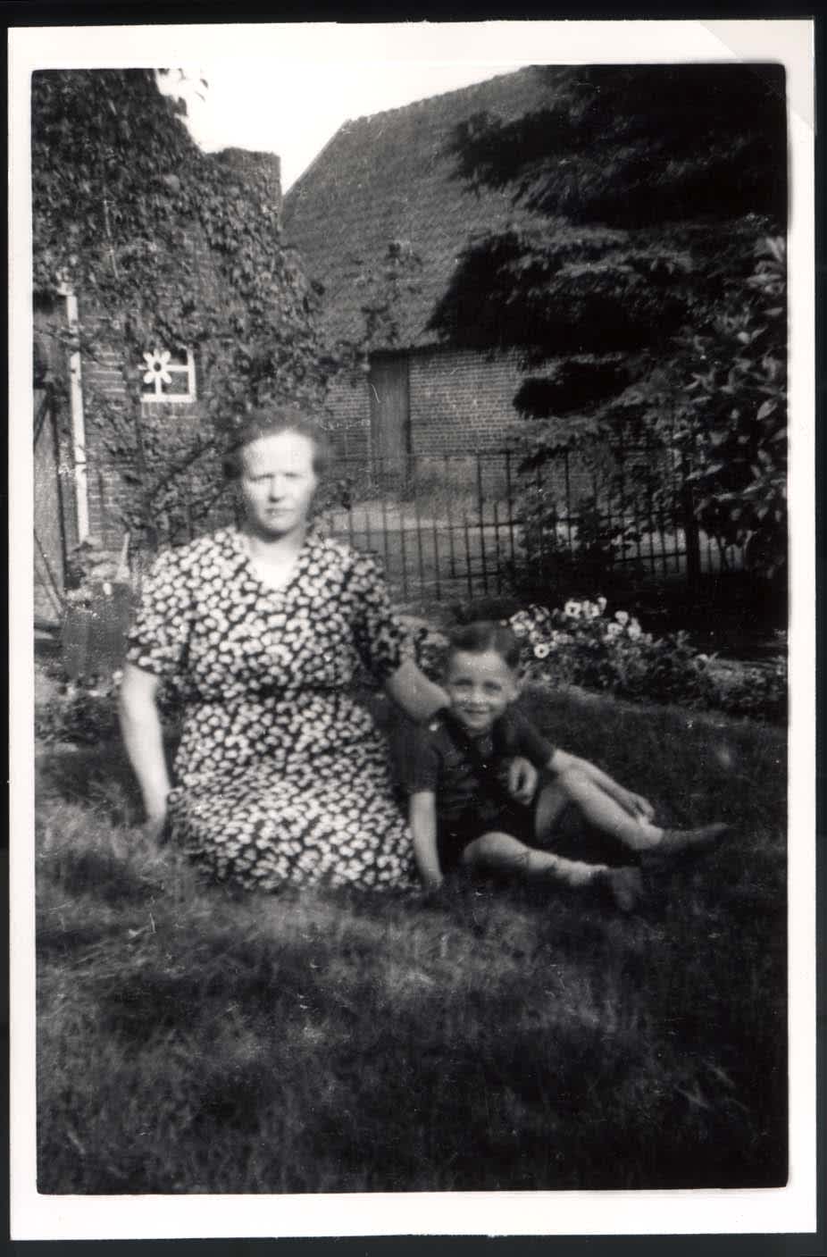 Evertje van Beek with survivor Uriel Cohen