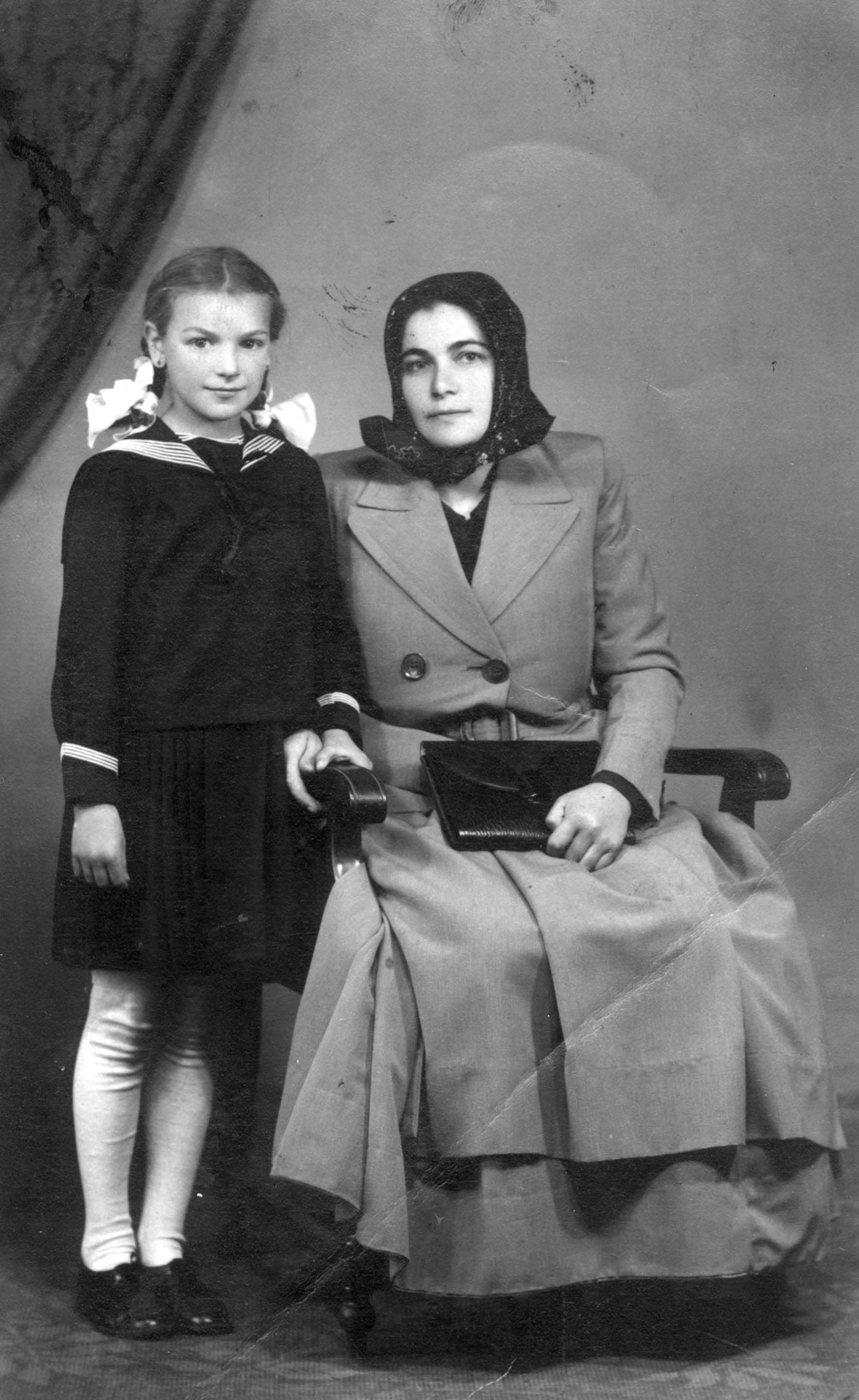 Klara Baic with her daughter Margita