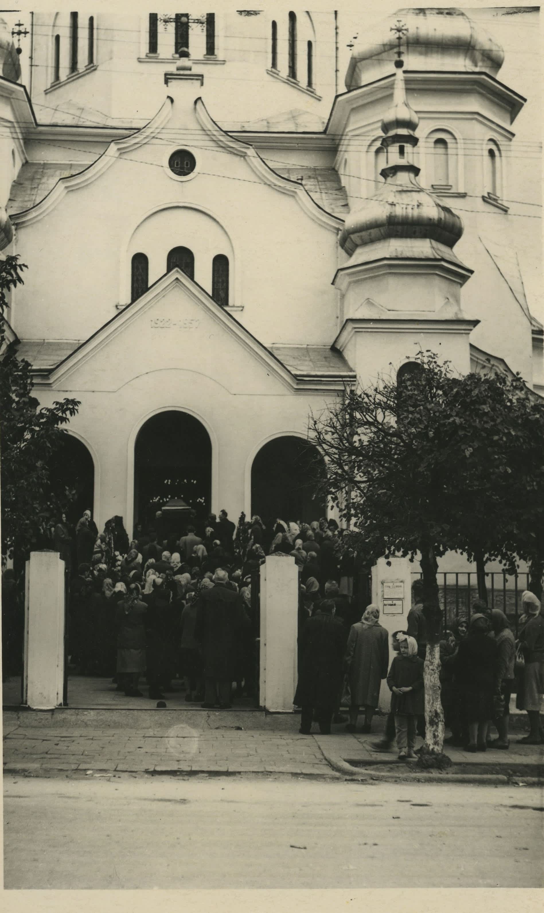 Struk Stefania's funeral in the church, 1963
