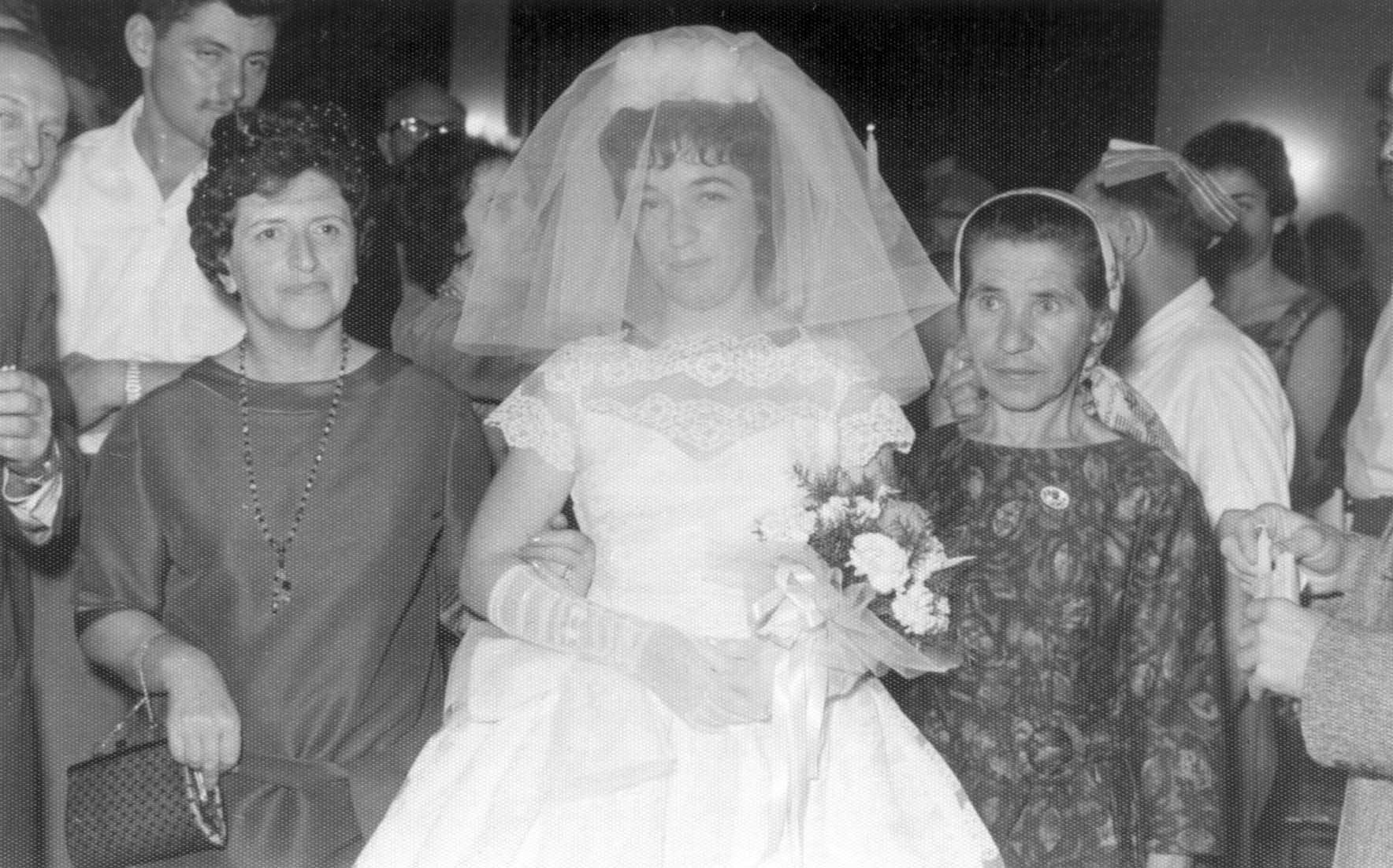 Rescuer Fruma Bielski (on the right)