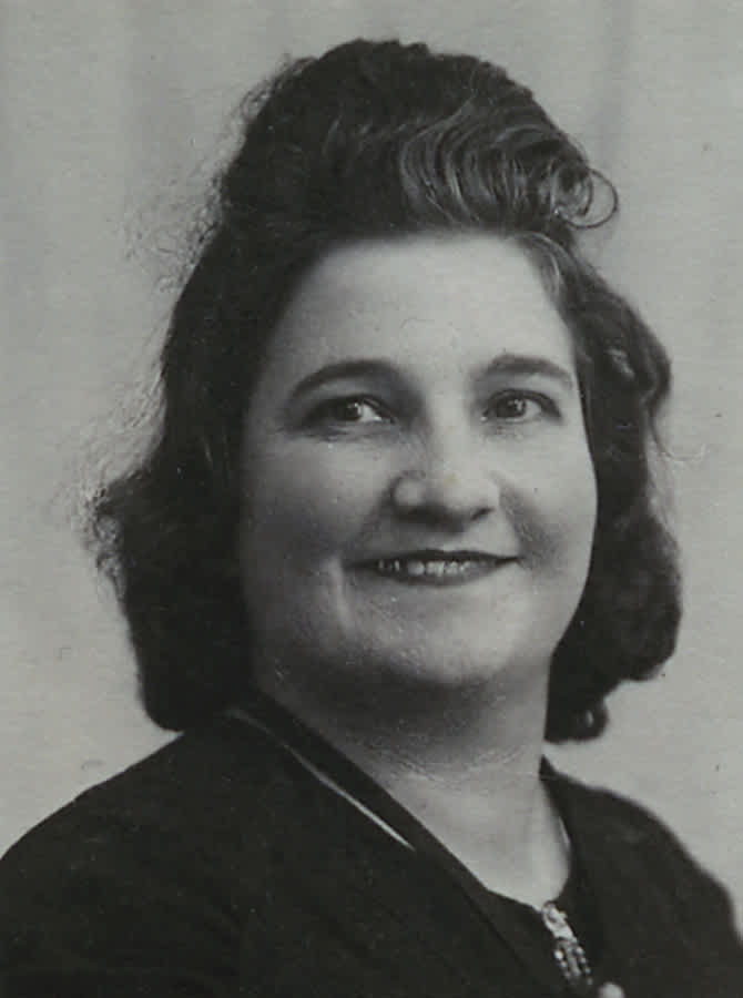 Amparo Pappo, 1943