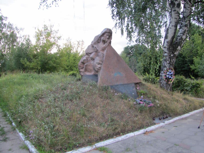 Memorial to the Jewish victims, near the former Red Army club. Photographer: 	Mikhail Tyaglyy, 2015.