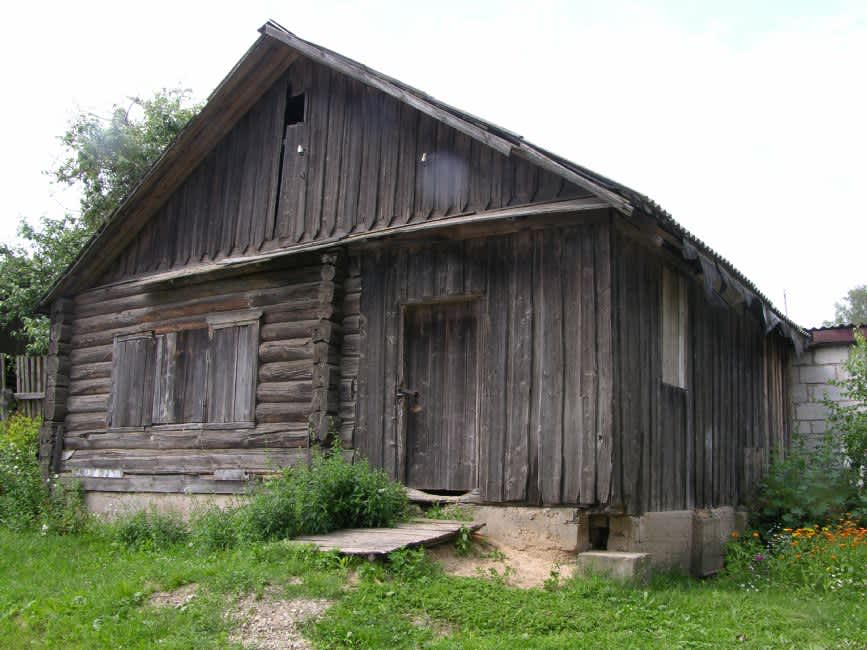 House in Staroselye formerly owned by Jews. Photographer: 	Alexander Litin, 2008.