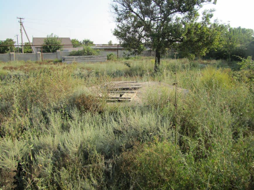 Well where Jews were murdered on the outskirts of Ak Sheikh. Photographer: 	Mikhail Tyaglyy, 2010.