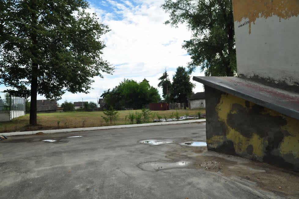 Parkovaya Street murder site, Bogushevsk. Photographer: 	Alexander Litin, 2011.