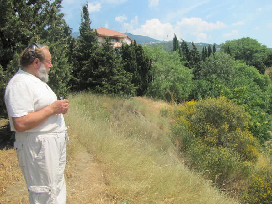 Massandra vineyards 4th ravine (a reservoir). Photographer: 	Mikhail Tyaglyy, 2011.