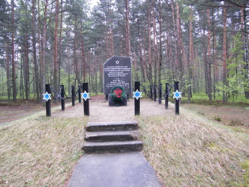 Memorial at the former Kamien Koszyrski forest murder site