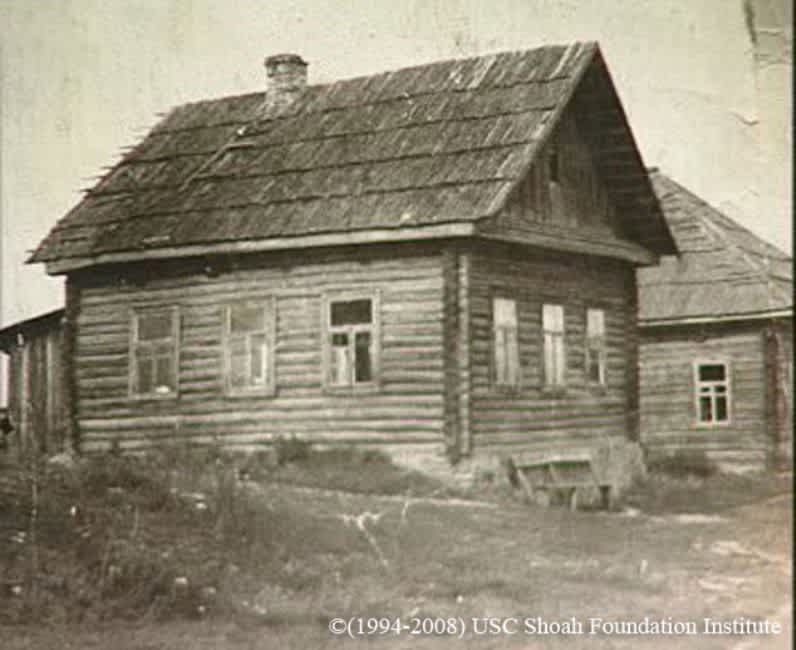 Jewish house in Kamen, 1939. A photograph from the interview with Solomon Ratner, USC Shoa Foundation Institute, copy YVA O.93/37118