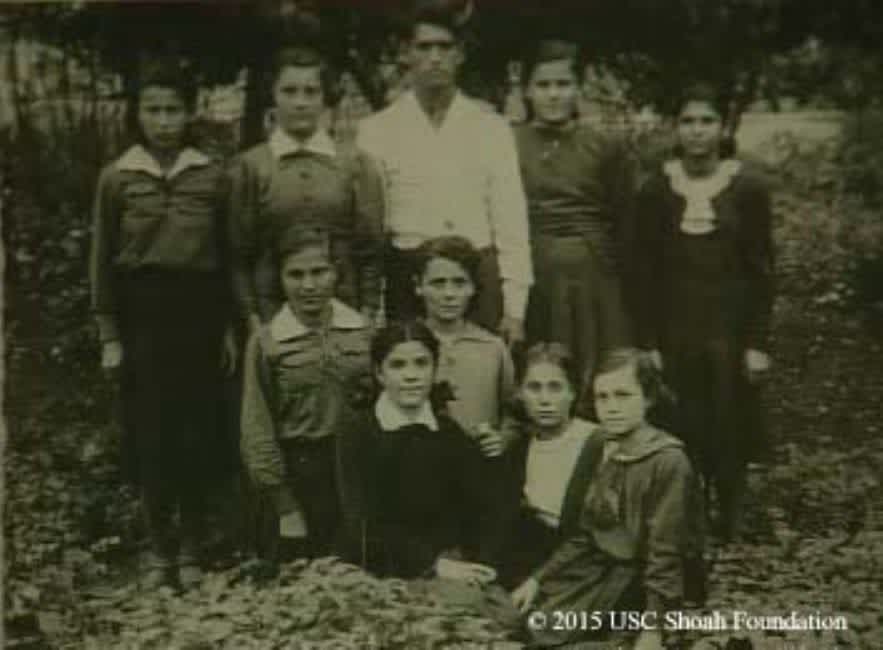 Members of the Ha-Shomer Ha-Tzair Zionist youth movement. A photograph from the interview with Zinaida Grinchenko, USC Shoa Foundation Institute, copy YVA O.93/44911