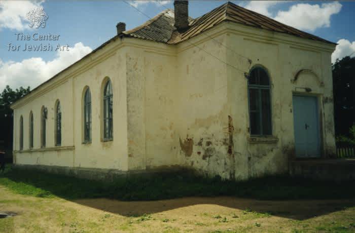 Building of former Merchants' (Warm) synagogue in Mir, 1998. Photographer: 	Vladimir Levin.
